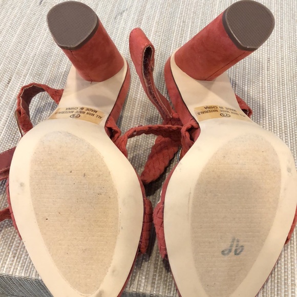 Heels - Picture 5 of 5